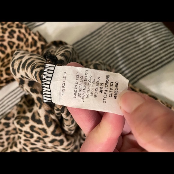 Ces Femme size medium leopard print top - Picture 4 of 4